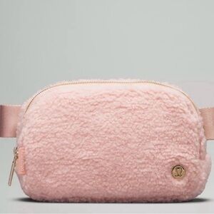 BRAND NEW lululemon everywhere belt bag pink mist Sherpa/fleece